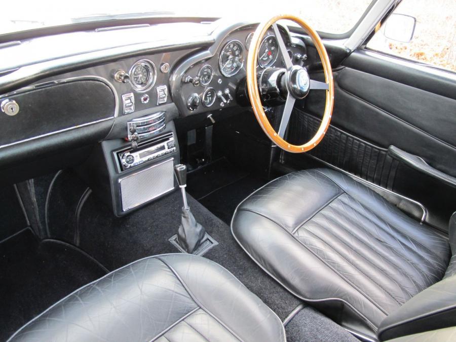 Интерьер Aston Martin DB5 (1493/R) 1964 года  (фото 12 из 21)